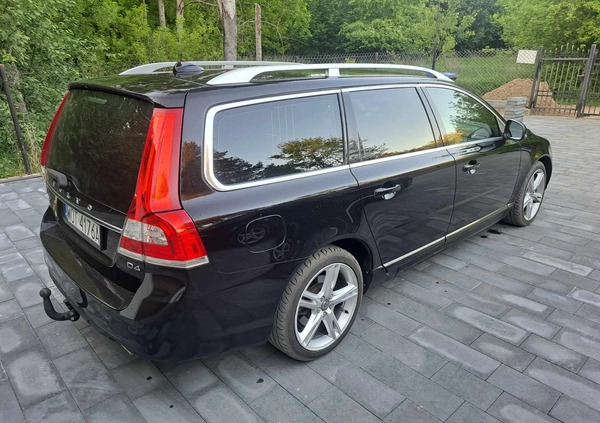 Volvo V70 cena 43600 przebieg: 318689, rok produkcji 2016 z Otwock małe 562